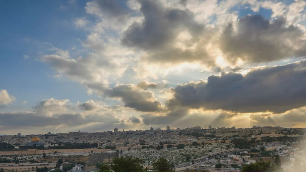 توقعات الأرصاد الجوية تشير إلى سيطرة كتل هوائية باردة لشديدة البرودة بشكل لافت